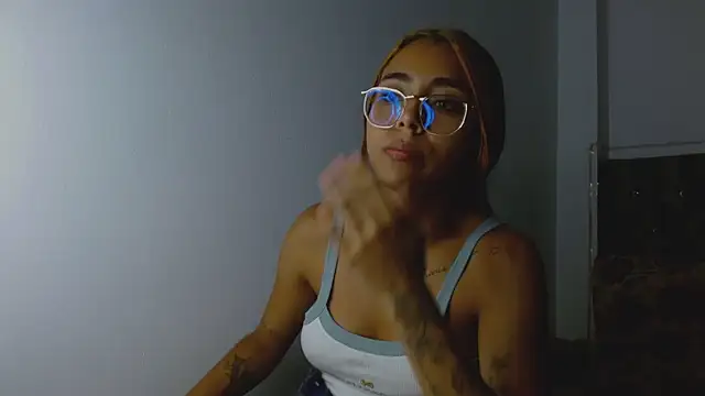 Snapshot of AntonellaAndNoah chatting on February 27, 2025, 3:18 am AntonellaAndNoah online show from February 27, 2025, 3:18 am