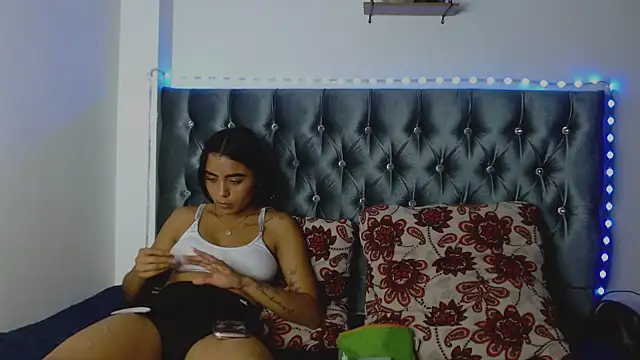 Snapshot of AntonellaAndNoah chatting on March 7, 2025, 10:43 pm AntonellaAndNoah online show from March 7, 2025, 10:43 pm