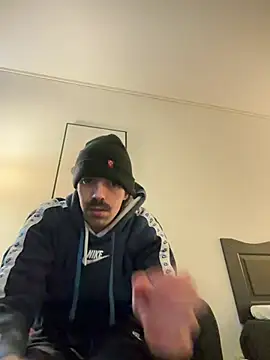 wolfwhite95 online show from April 8, 2026, 2:18 pm