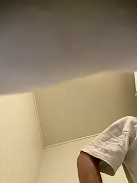 wolfwhite95 online show from March 17, 2026, 6:16 am