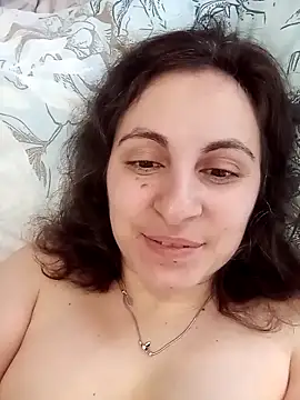 ShelaDiass online show from April 8, 2026, 4:36 am