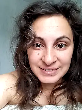 ShelaDiass online show from October 10, 2025, 5:41 am