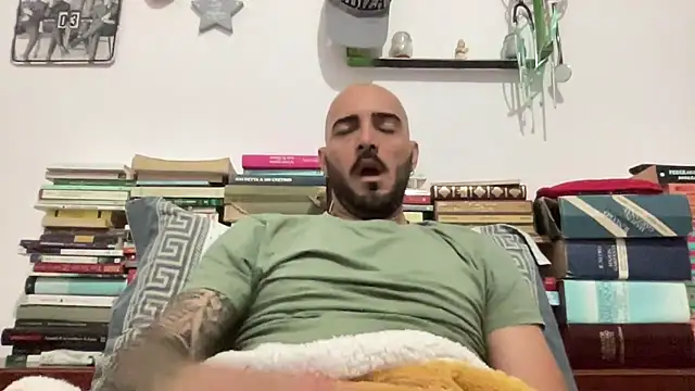 alessandromori91 online show from May 14, 2026, 9:01 pm