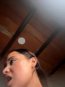 MollySanders    online show from October 4, 2025, 11:28 pm