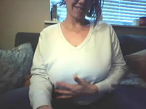 Big-Tits-McGee online show from February 17, 2025, 4:28 pm