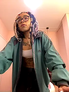 Violetta Suky online show from October 15, 2025, 12:57 pm