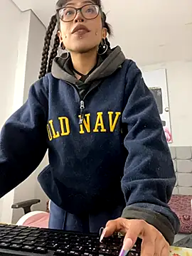 Violetta Suky online show from September 29, 2025, 1:39 pm