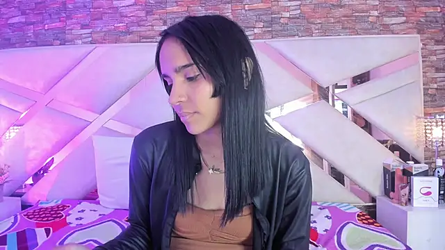 sophie pariss online show from November 7, 2025, 9:52 pm