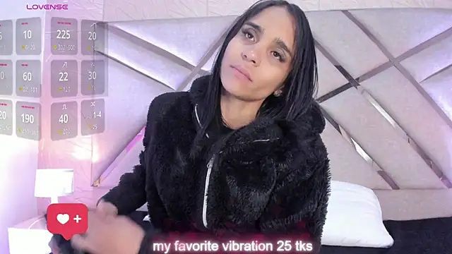 sophie pariss online show from March 27, 2026, 2:42 am