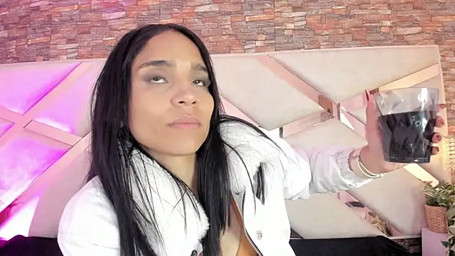 sophie pariss online show from December 1, 2025, 2:12 am