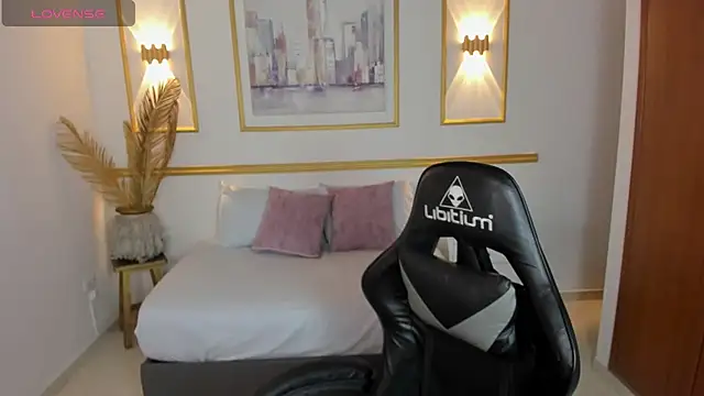 lia sexx19 online show from November 16, 2025, 2:27 am