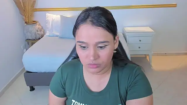 lia sexx19 online show from October 7, 2025, 7:15 pm