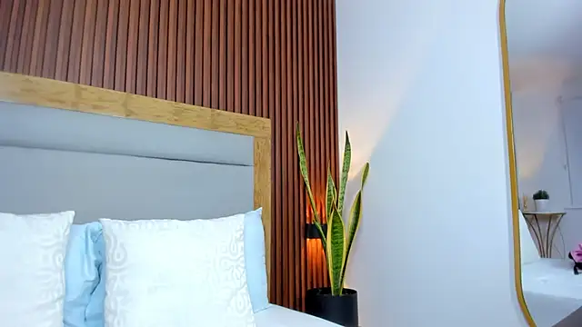 Snapshot of maroly_21 chatting on November 27, 2025, 12:16 pm maroly 21 online show from November 27, 2025, 12:16 pm