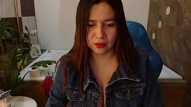 Heidy Wells online show from March 16, 2026, 12:42 pm