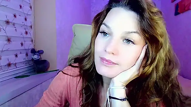 impossibleluna online show from September 23, 2025, 5:09 pm