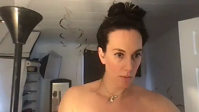 BonfireBonnie online show from January 30, 2025, 8:10 pm