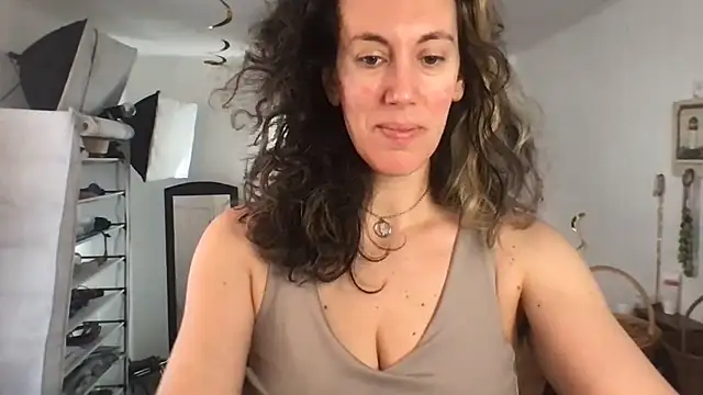 BonfireBonnie online show from January 2, 2025, 2:57 pm