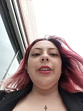 Snapshot of madelaine- chatting on July 15, 2026, 6:04 pm madelaine- online show from July 15, 2026, 6:04 pm