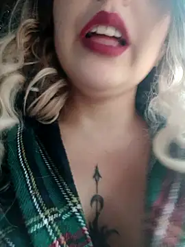 madelaine- online show from October 1, 2025, 9:07 pm