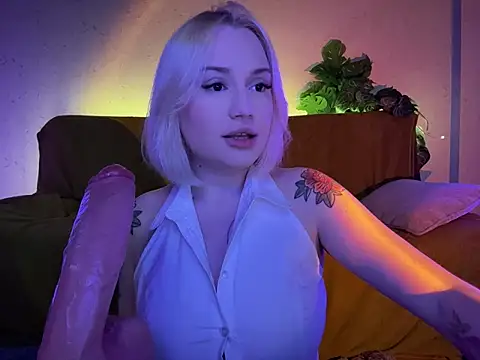 DaisyBooom online show from May 28, 2026, 6:25 pm