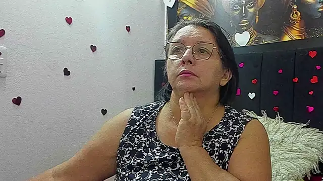 Evaaross 2345 online show from May 20, 2026, 7:44 pm