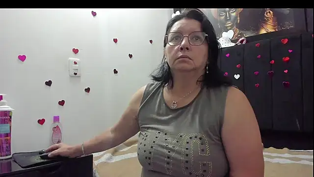 Evaaross 2345 online show from February 22, 2026, 1:46 pm