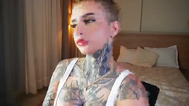 Snapshot of AliceShazaham_ chatting on November 5, 2025, 7:55 am AliceShazaham online show from November 5, 2025, 7:55 am