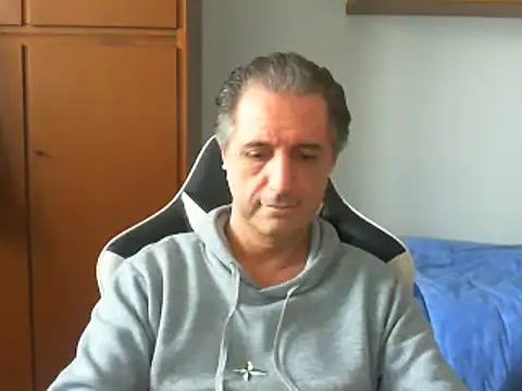 Snapshot of lliuk70mi chatting on February 16, 2025, 2:21 pm lliuk70mi online show from February 16, 2025, 2:21 pm