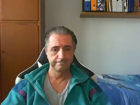 Snapshot of lliuk70mi chatting on December 16, 2024, 2:49 pm lliuk70mi online show from December 16, 2024, 2:49 pm