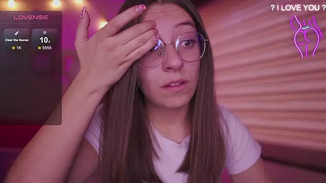 Snapshot of milly_kenner chatting on February 27, 2026, 8:52 pm milly kenner online show from February 27, 2026, 8:52 pm