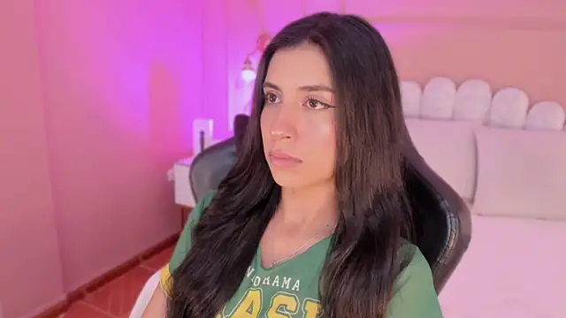 Snapshot of zia_cooper chatting on November 19, 2025, 7:03 pm zia cooper online show from November 19, 2025, 7:03 pm