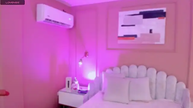 Snapshot of zia_cooper chatting on December 20, 2025, 7:06 pm zia cooper online show from December 20, 2025, 7:06 pm