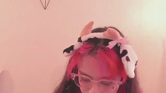 RedMeloddy online show from March 9, 2025, 10:19 pm