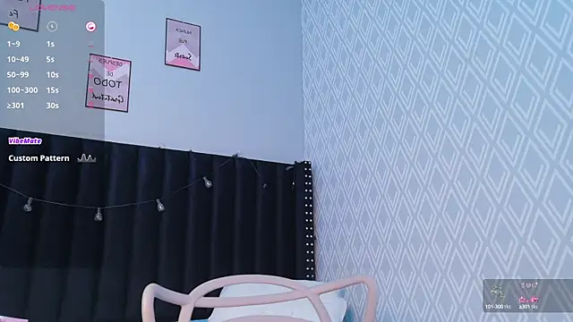 Snapshot of littleebonymommy chatting on September 25, 2025, 8:15 pm littleebonymommy online show from September 25, 2025, 8:15 pm