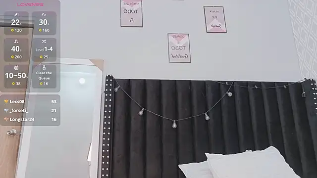 Snapshot of littleebonymommy chatting on October 8, 2025, 8:09 pm littleebonymommy online show from October 8, 2025, 8:09 pm
