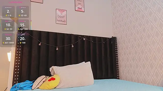 Snapshot of littleebonymommy chatting on October 1, 2025, 9:18 pm littleebonymommy online show from October 1, 2025, 9:18 pm