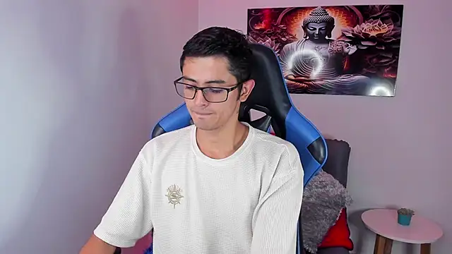 Snapshot of Ethan_Sai___ chatting on March 7, 2025, 6:33 pm Ethan Sai online show from March 7, 2025, 6:33 pm