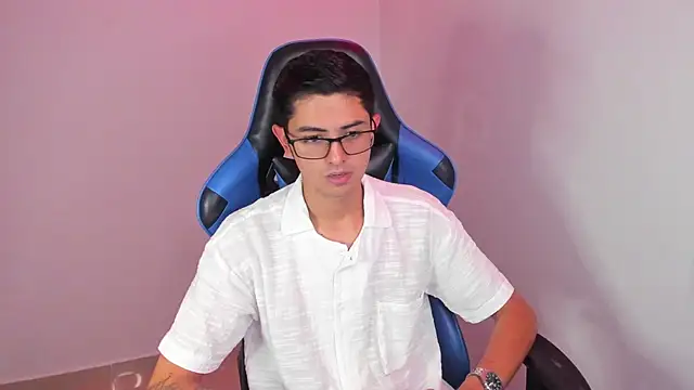 Snapshot of Ethan_Sai___ chatting on January 11, 2025, 6:12 pm Ethan Sai online show from January 11, 2025, 6:12 pm