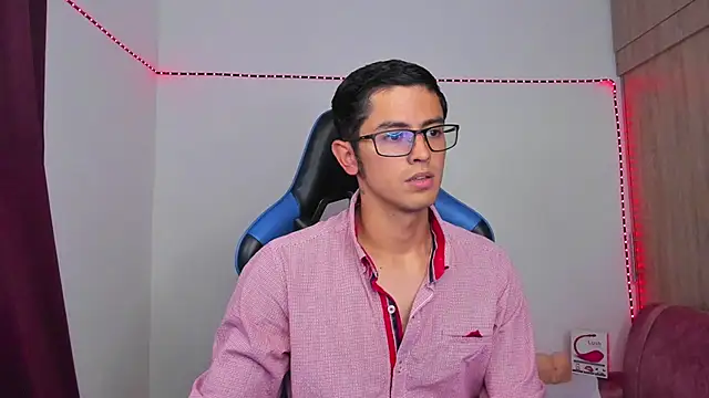 Snapshot of Ethan_Sai___ chatting on December 4, 2024, 1:08 am Ethan Sai online show from December 4, 2024, 1:08 am