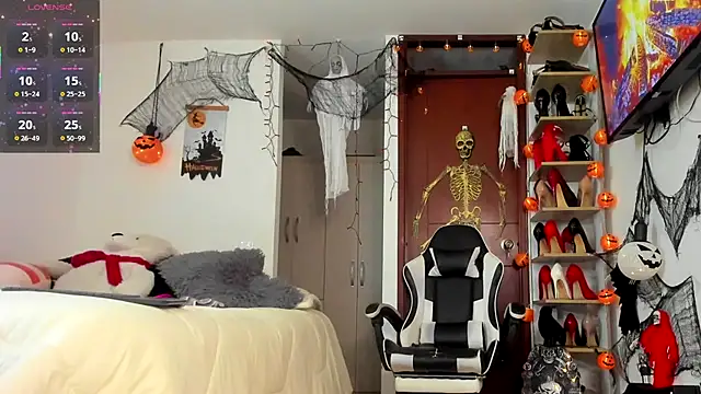 SophieBaker   online show from October 15, 2025, 2:54 am