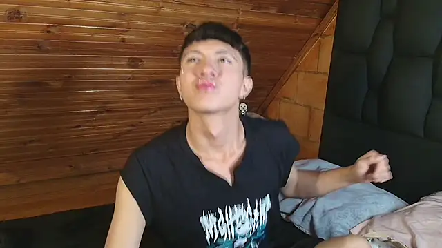 Justyn Ross online show from October 31, 2025, 11:11 pm