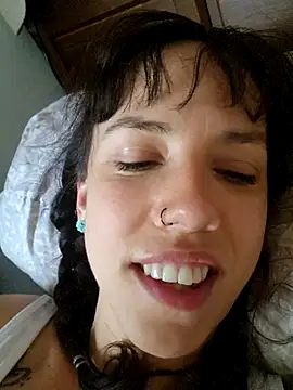 Lyrass online show from December 16, 2025, 9:46 am