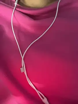  riyaahahaha  online show from April 5, 2026, 12:45 pm