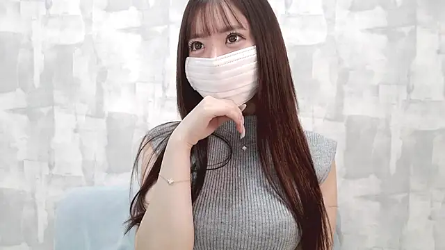 LOVE MOMO LOVE online show from September 14, 2025, 11:54 am