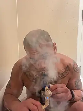 EatMyCake831 online show from December 1, 2025, 2:51 pm