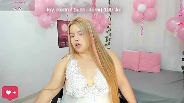 Snapshot of Mysexygirl_ chatting on March 21, 2025, 4:39 am Mysexygirl online show from March 21, 2025, 4:39 am