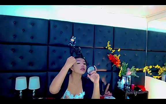 Isalombardi online show from April 7, 2026, 2:13 am