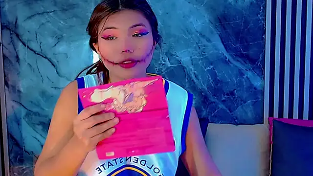 Isalombardi online show from October 30, 2025, 3:27 am