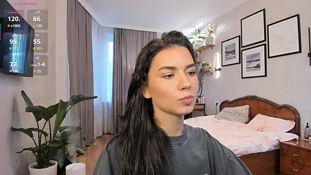 Snapshot of NicoleLuv chatting on October 15, 2025, 1:08 pm NicoleLuv online show from October 15, 2025, 1:08 pm