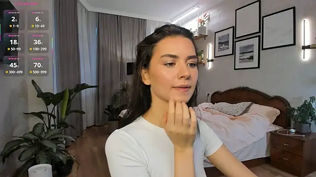 Snapshot of NicoleLuv chatting on October 29, 2025, 1:10 pm NicoleLuv online show from October 29, 2025, 1:10 pm